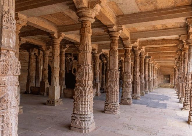 सुप्रीम कोर्ट के आदेश के बाद भोजशाला में नमाज पर मंथन:मुस्लिम पक्ष ने घरों और मस्जिदों में अदा की जुमे की नमाज