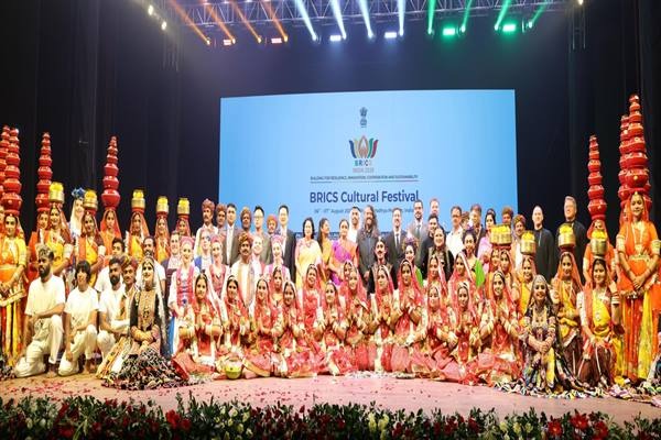Bhopal News: ब्रिक्स सांस्कृतिक महोत्सव-2026: पारंपरिक संगीत, नृत्य और लोककलाओं के माध्यम से सांस्कृतिक आदान-प्रदान को मिला बढ़ावा