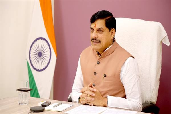 MP News: मुख्यमंत्री यादव के निर्देश पर देवास घटना में हुई त्वरित कार्रवाई, स्कूल वैन चालक पर प्रकरण दर्ज, भेजा जेल: स्कूल संचालक के विरुद्ध भी मामला दर्ज, वैन जब्त