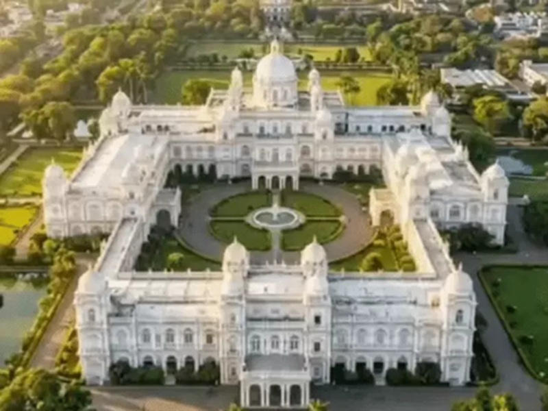 MP News: कानूनी अड़चनों में उलझा सिंधिया संपत्ति विवाद, ज्योतिरादित्य, वसुंधरा एवं यशोधरा ने कोर्ट में दर्ज कराया जवाब; बड़ी बुआ की बेटी की आपत्ति पर जवाबी आवेदन हुए पेश