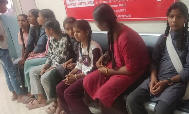 MP News: धरमपुरी के सरकारी स्कूल में मिड-डे मील खाने के बाद बीमार हुए 38 बच्चे, 19 अस्पताल में भर्ती