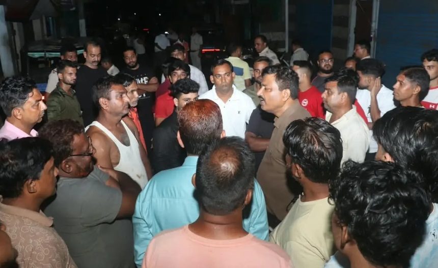 स्टेशन पर ट्रेन से 130 लीटर शराब और बीयर बरामद