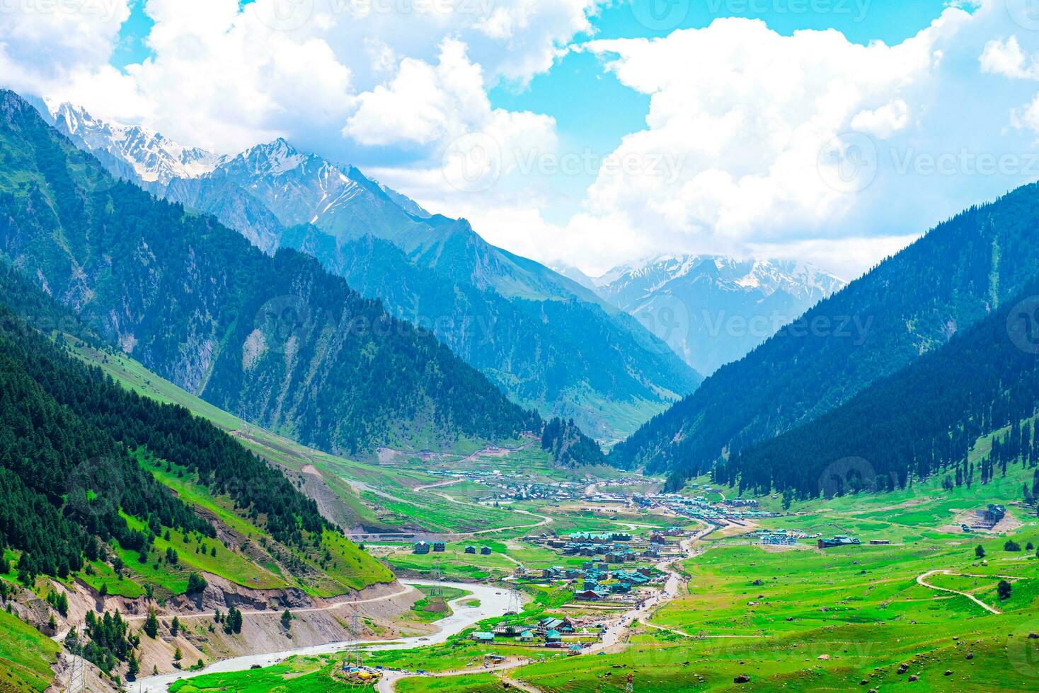 उमर अबदुल्ला ने जम्मू-कश्मीर को पूर्ण राज्य का दर्जा वापस दिलाने के लिए विधानसभा में प्रस्ताव पेश किया