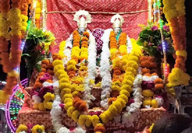MP News: ओरछा में भगवान रामराजा सरकार ने किया जलविहार, पुलिस ने दी सलामी