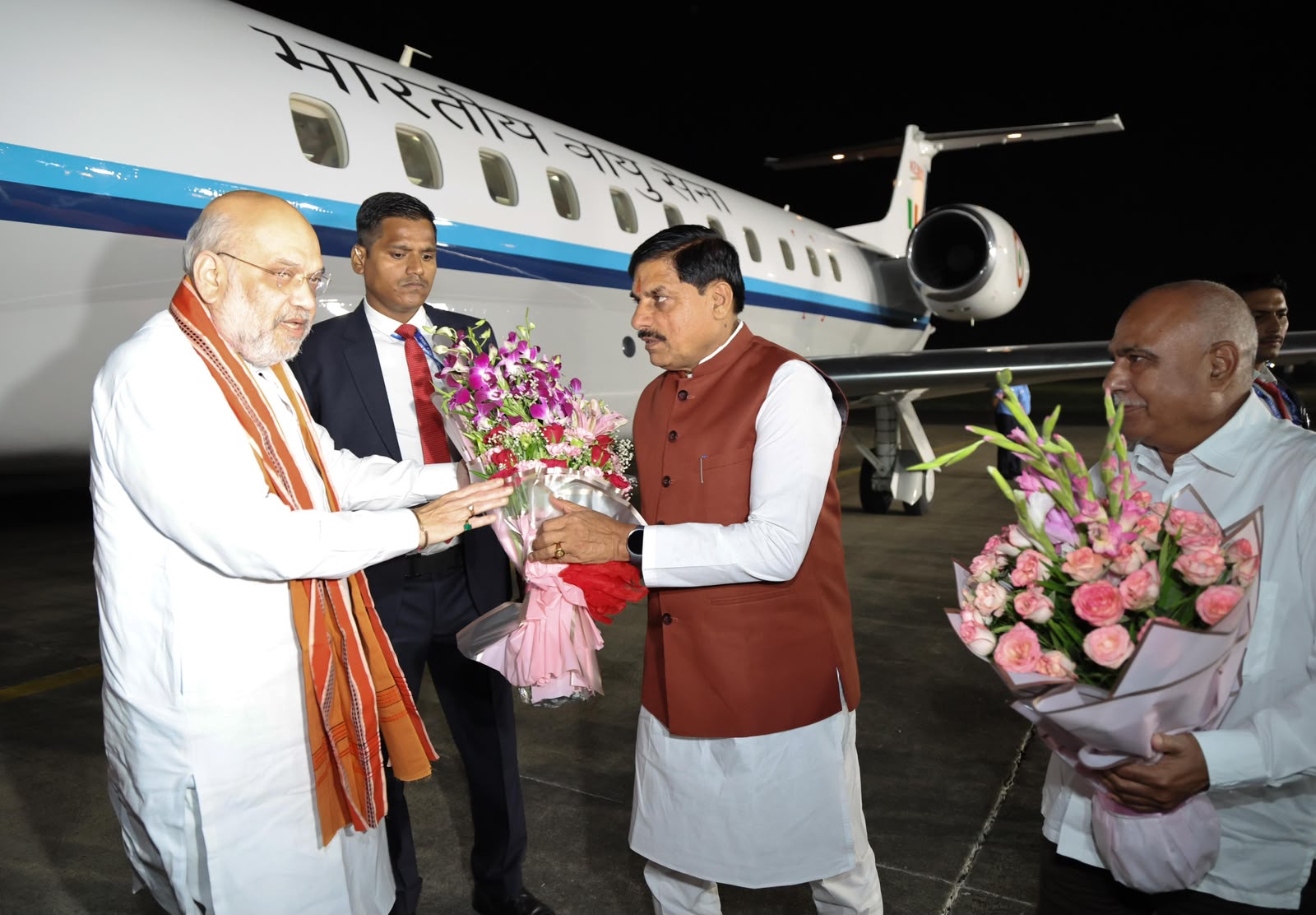 MP News: देर रात भोपाल पहुंचे अमित शाह, मुख्यमंत्री और भाजपा प्रदेश अध्यक्ष ने किया स्वागत