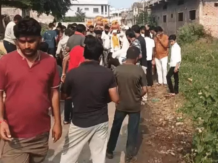 MP NEWS: जवारा विसर्जन के दौरान मधुमक्खियों का हमला, 40 लोग घायल