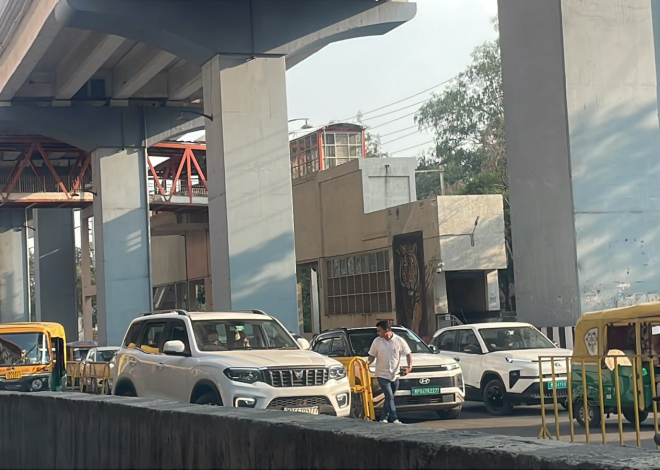 Bhopal News: बेपरवाह ट्रैफिक पुलिस: डीबी माल के सामने बीच सड़क पर लगाया बैरिकेडिंग